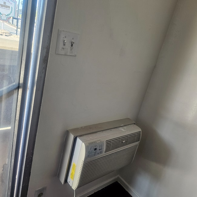 Photo - 918 W Lincoln Ave