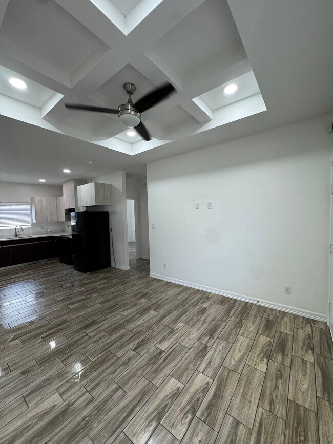 909 W Kohala Ave Unit 4