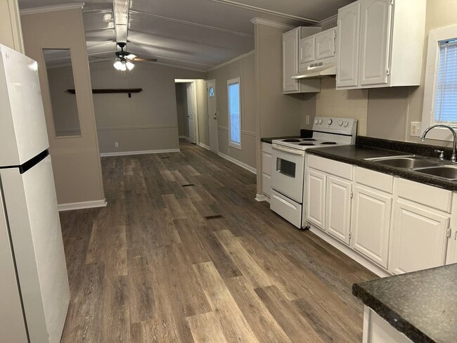 Photo - 51 White Oak Village