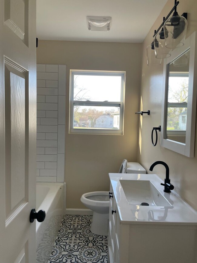 Photo - Knoxville 37914 - 2 bedroom 1 bath home - ...