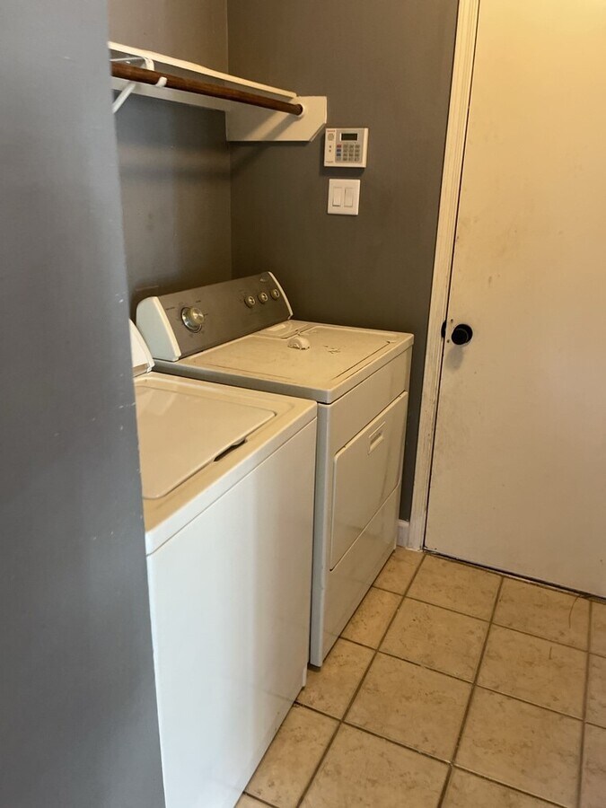 Photo - 723 N Vista Dr