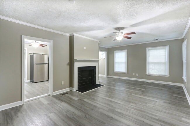 Photo - Large 4BR/2BA Ardsley Park House For Rent ...