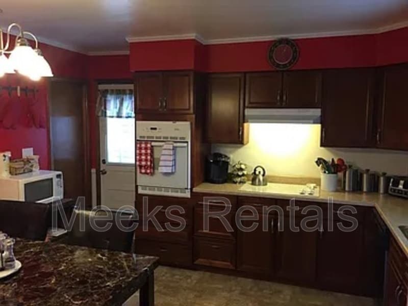 Photo - 1987 McVeigh Ave