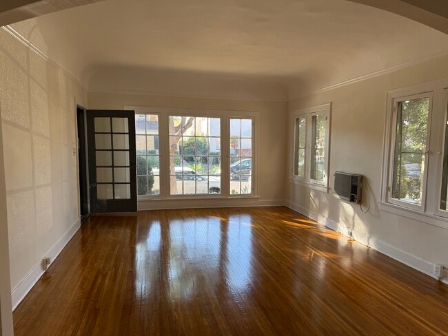 Living Room - 536 N Spaulding Ave Unit A