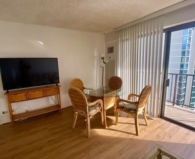 Photo - Four Paddle Condominium in Waikiki