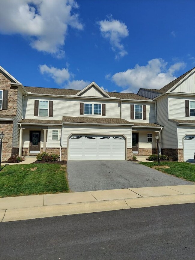 Margarets Grove 3 bedroom, 2.5 bath Townhome - Margarets Grove 3 bedroom, 2.5 bath Townhome