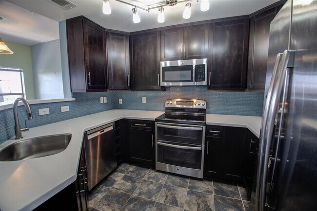 Photo - 2320 Gracy Farms Ln Unit 1434