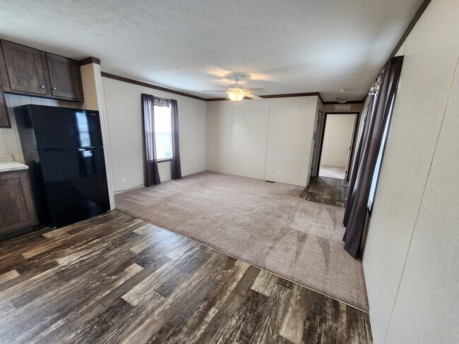 Photo - 211 Colorado St