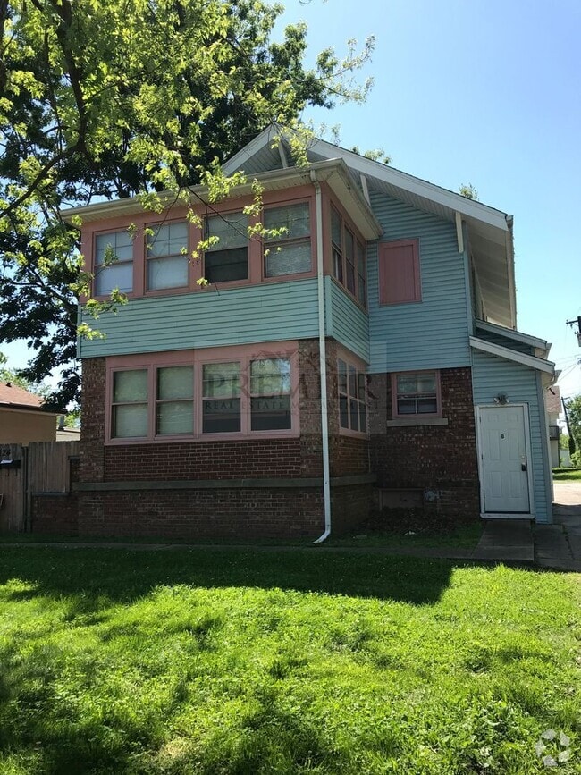 Building Photo - 1124 S Ash Ave Unit 1124 S Ash #A Rental