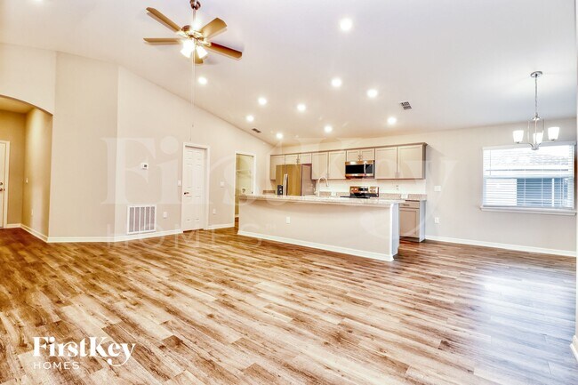 6778 Hanworth Ln