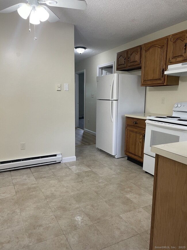 Photo - 68 W Main St