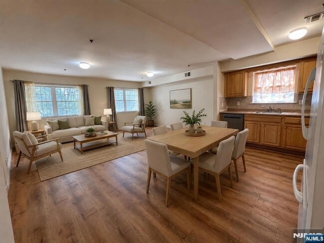 21-23 Norfolk Street Unit
