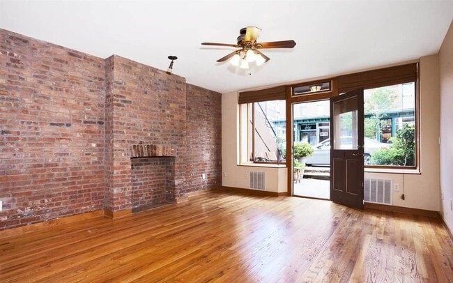 Photo - 202 Warren St Unidad 1