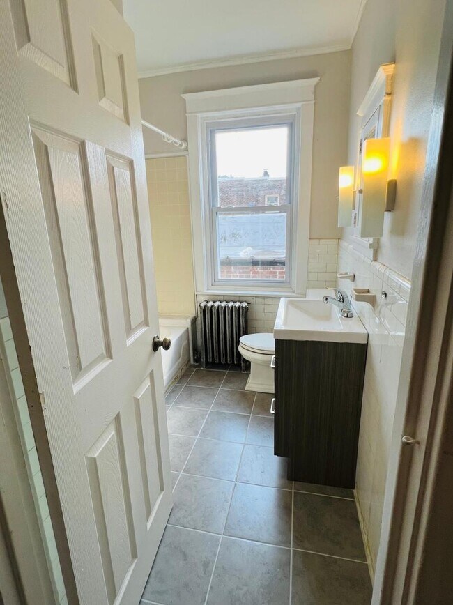 3717 Garrett Rd Apartments Unit 2nd Floor Drexel Hill, PA