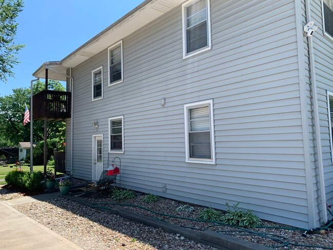 7144 Main St