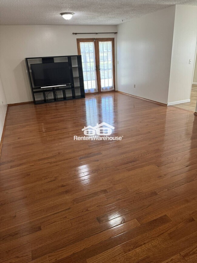 Photo - 2009 Grinnell Terrace