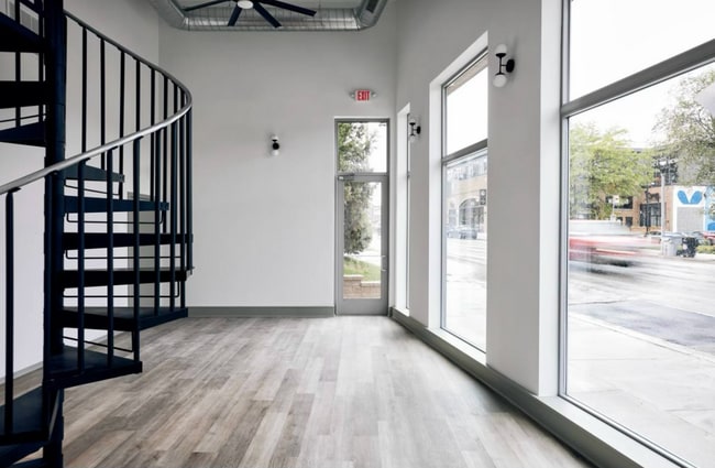 Building Photo - 2563 S Kinnickinnic Ave Unit 101