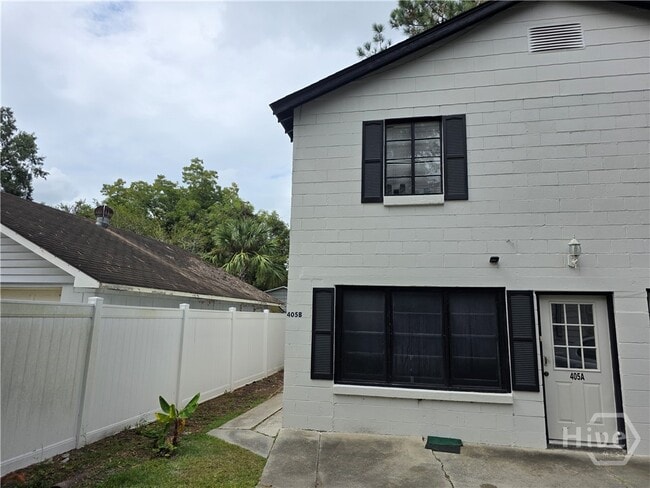 Building Photo - 405 Turnberry St Rental