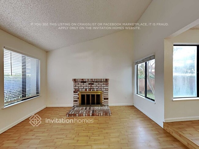 Photo - 2080 Moontree Dr