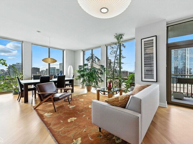 Photo - 1335 S Prairie Ave Unit 1706