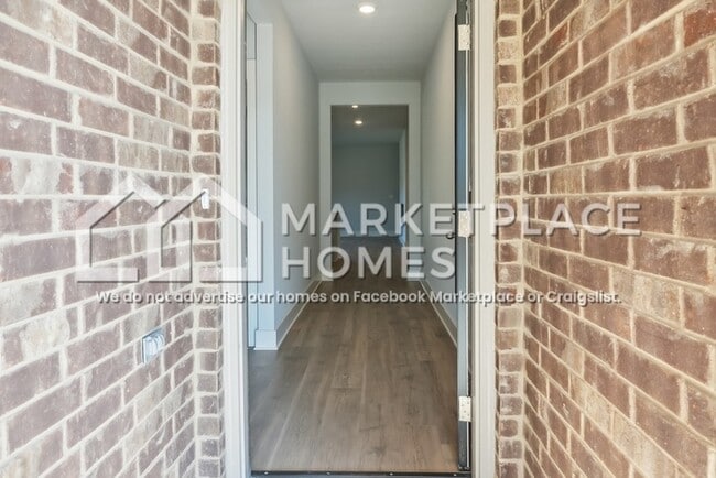 Photo - 2070 Hyacinth Ln