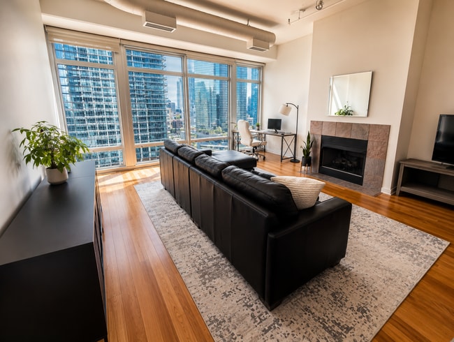 Photo - 333 N Canal St Unit 1802