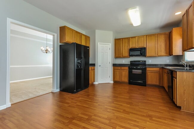 804 Red Oak Tree Dr