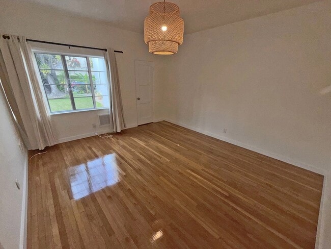 Photo - 9120 Beverly Blvd Unit 9128