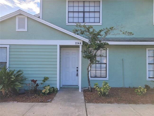 1236 Dovehill Dr