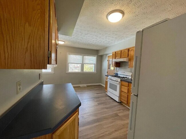 Photo - 1067 Long Pond Rd