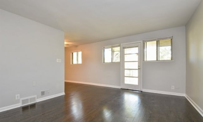 Photo - 1145 Waukegan Rd Unidad 2 Bedroom