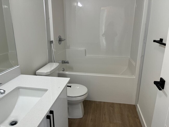 Photo - 2 Bed 1 Bath Unit in Ponoka, AB Unité 212