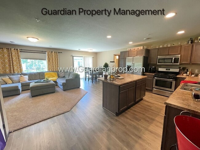 Photo - Lakeville Town Home, 2 Car Garage, Laundry, 2.5 Baths, Video Walk Through