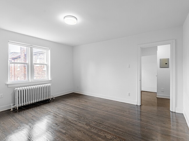 Photo - 310-312 Lonsdale Rd