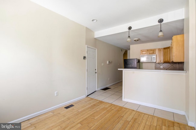 Building Photo - 1610 Willington St Unit 1