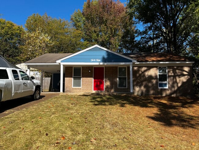Photo - 3050 Briarwood Dr