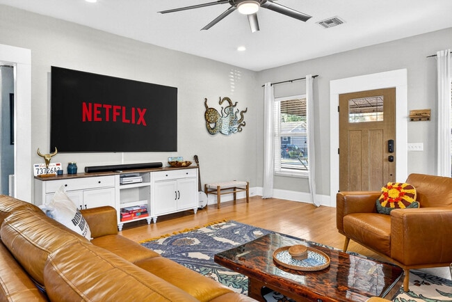 Photo - 2705 N Poplar Ave Unit ID1466151P