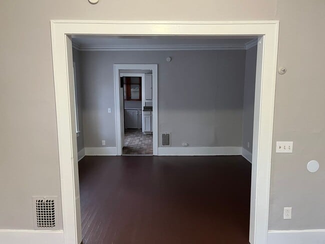 Photo - 325 Conkey Ave Unidad 325 Conkey Down