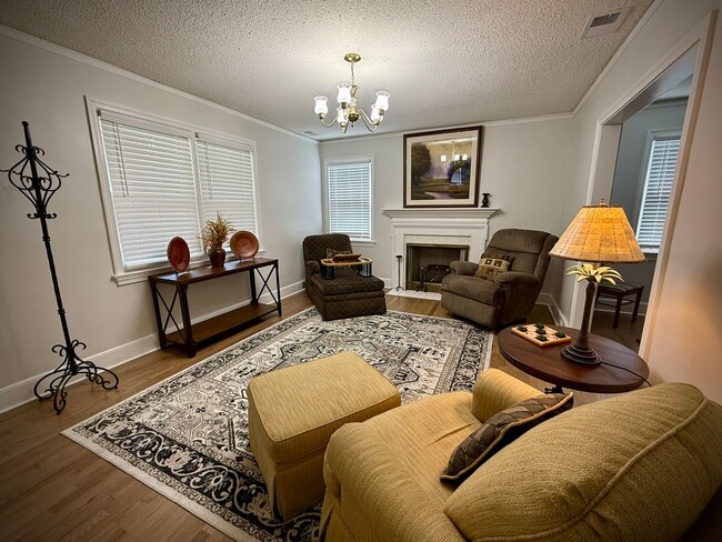 Photo - SHORT TERM AVAILABLE [Shandon]