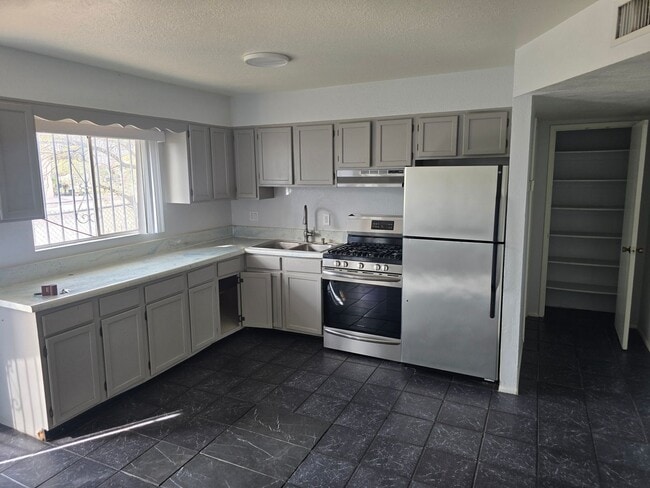 Photo - pm0502 Unit 132 E. Michigan Dr