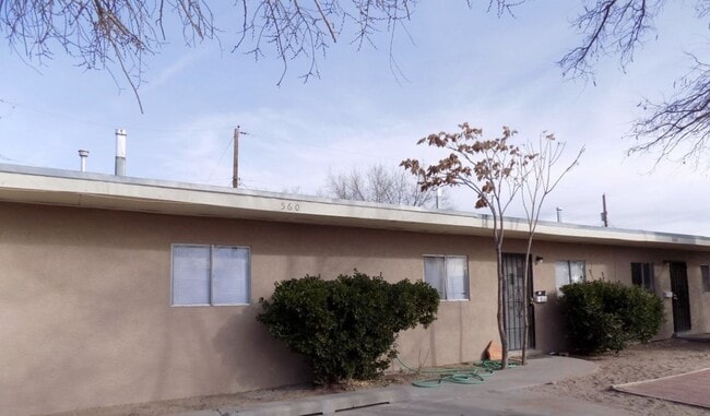Building Photo - 560 Estancia Dr NW Unit B