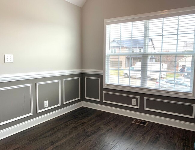 Photo - 712 Banister Dr