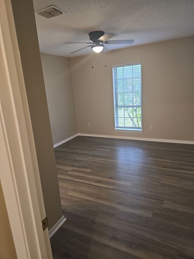 Photo - Refurbished - 3 bdrm 1.5 bath