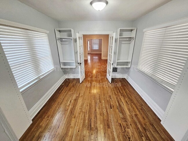 Photo - 3717 Cambridge Ave