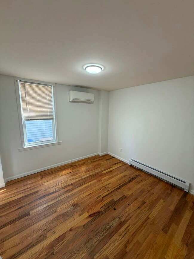 Building Photo - 321 Jefferson Ave