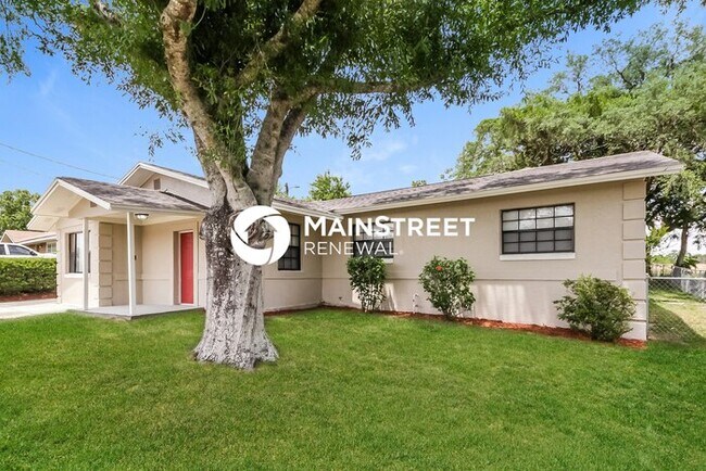 Photo - 3 Bedroom Pet-Friendly Home in HAINES CITY...