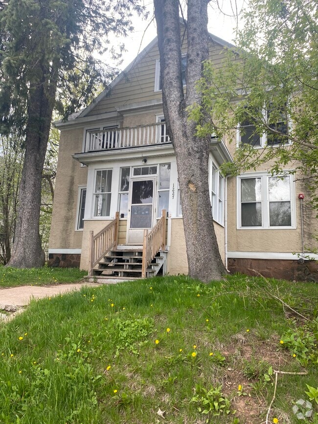 Building Photo - 1227 E 3rd St Unit E Rental