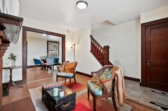 Photo - 2241 1/2 Hawthorne Ave