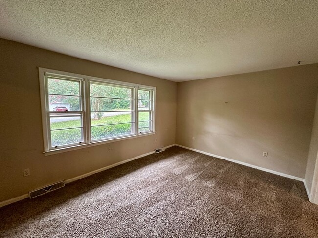 Photo - 3 Bedroom Home Close To Clemson Campus