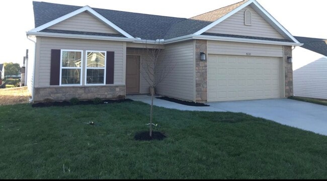 Building Photo - FENCED BACKYARD - 3 Bedroom 2 Bath house plus den/office